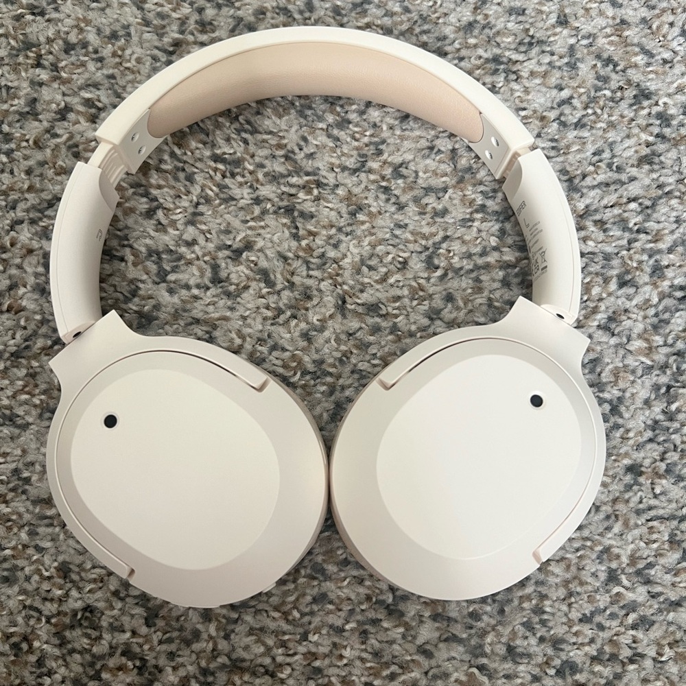 Edifier W820NB Plus in great condition only worn once. Includes charging cord.